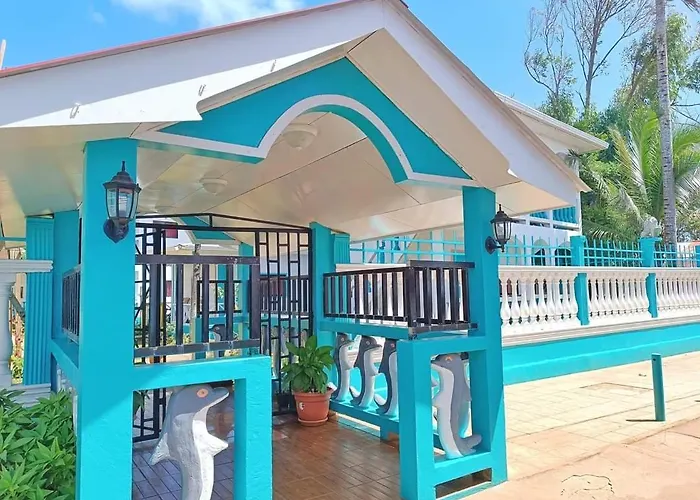 Los Delfines Hotel & Dive Center
